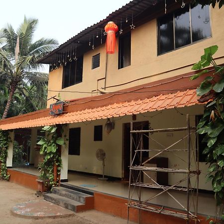 Gokul Cottage & Villa Revadanda Bagian luar foto