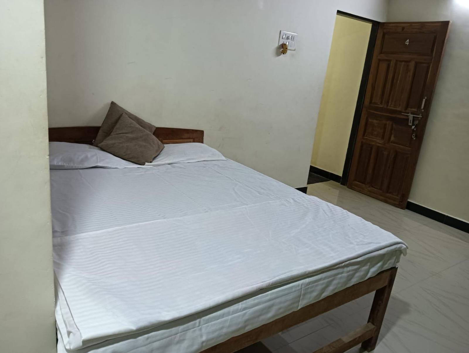 Gokul Cottage & Villa Revadanda Bagian luar foto