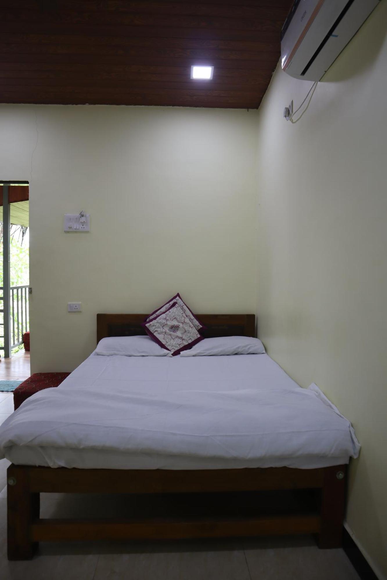 Gokul Cottage & Villa Revadanda Bagian luar foto