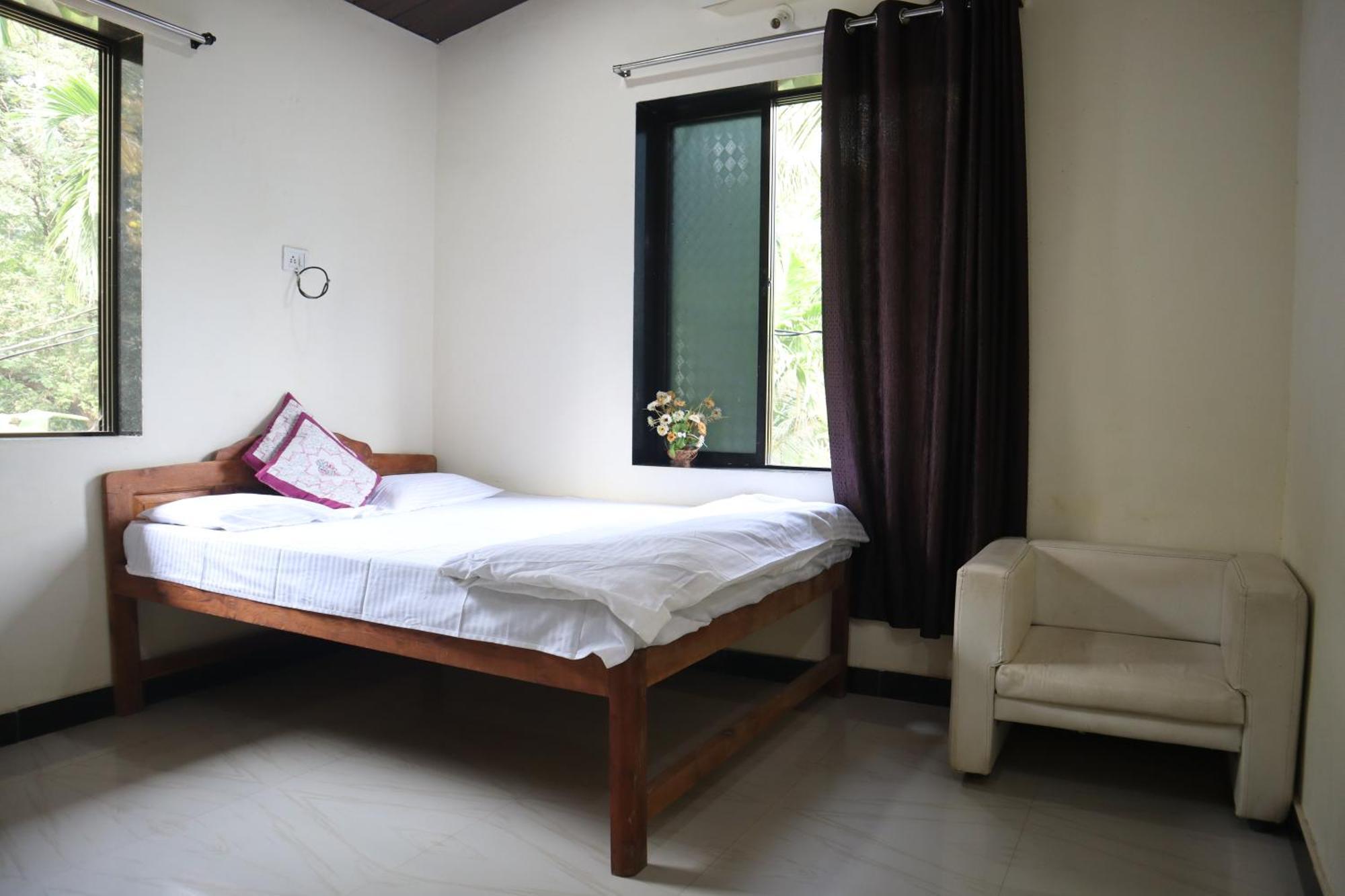 Gokul Cottage & Villa Revadanda Bagian luar foto
